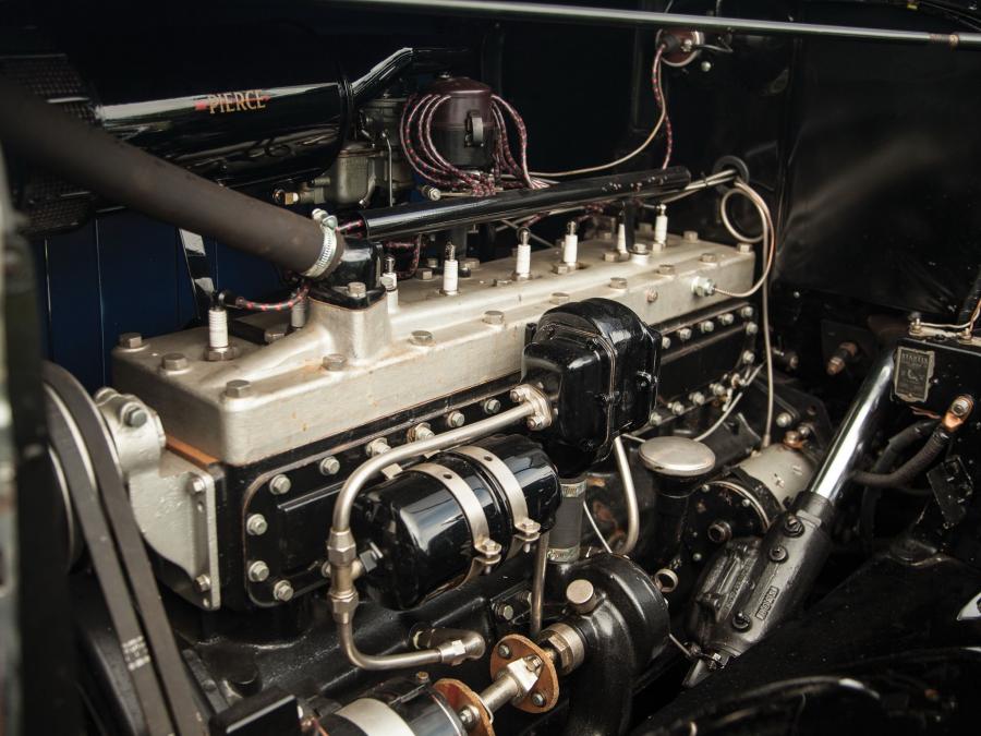 Pierce-Arrow Model 836 Enclosed Drive Limousine 1933 года  (фото 3 из 12)